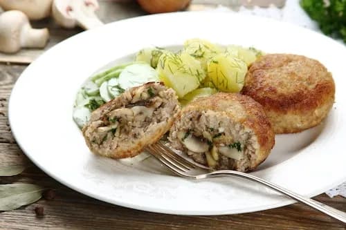 Co ugotować z mięsa mielonego? Szybkie i smaczne przepisy na obiad Co ugotować z mięsa mielonego? Szybkie i smaczne przepisy na obiad